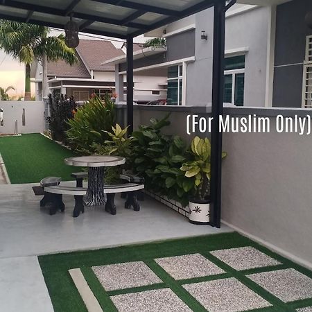 Illa Bella Homestay Jasin Zewnętrze zdjęcie